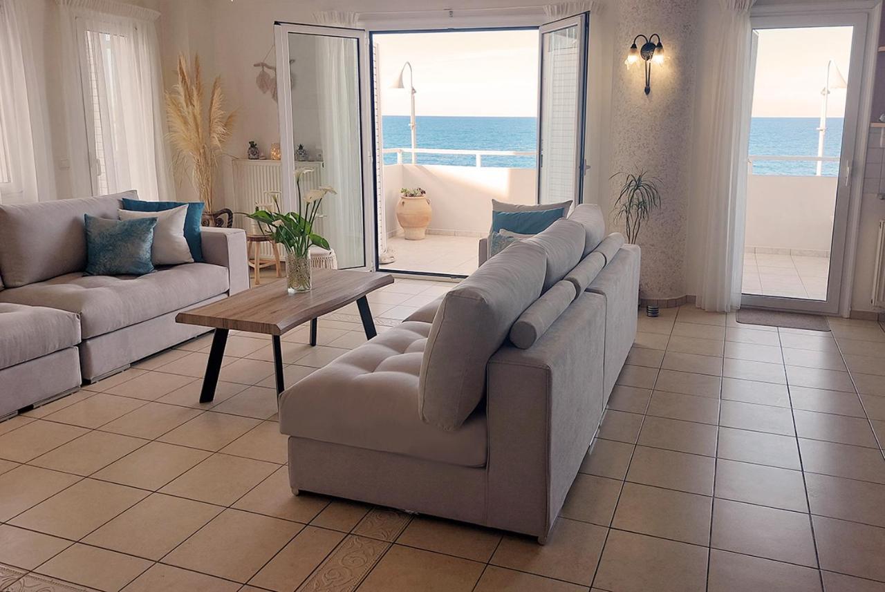 Amazing Beachfront Apartment In Hersonissos Kültér fotó
