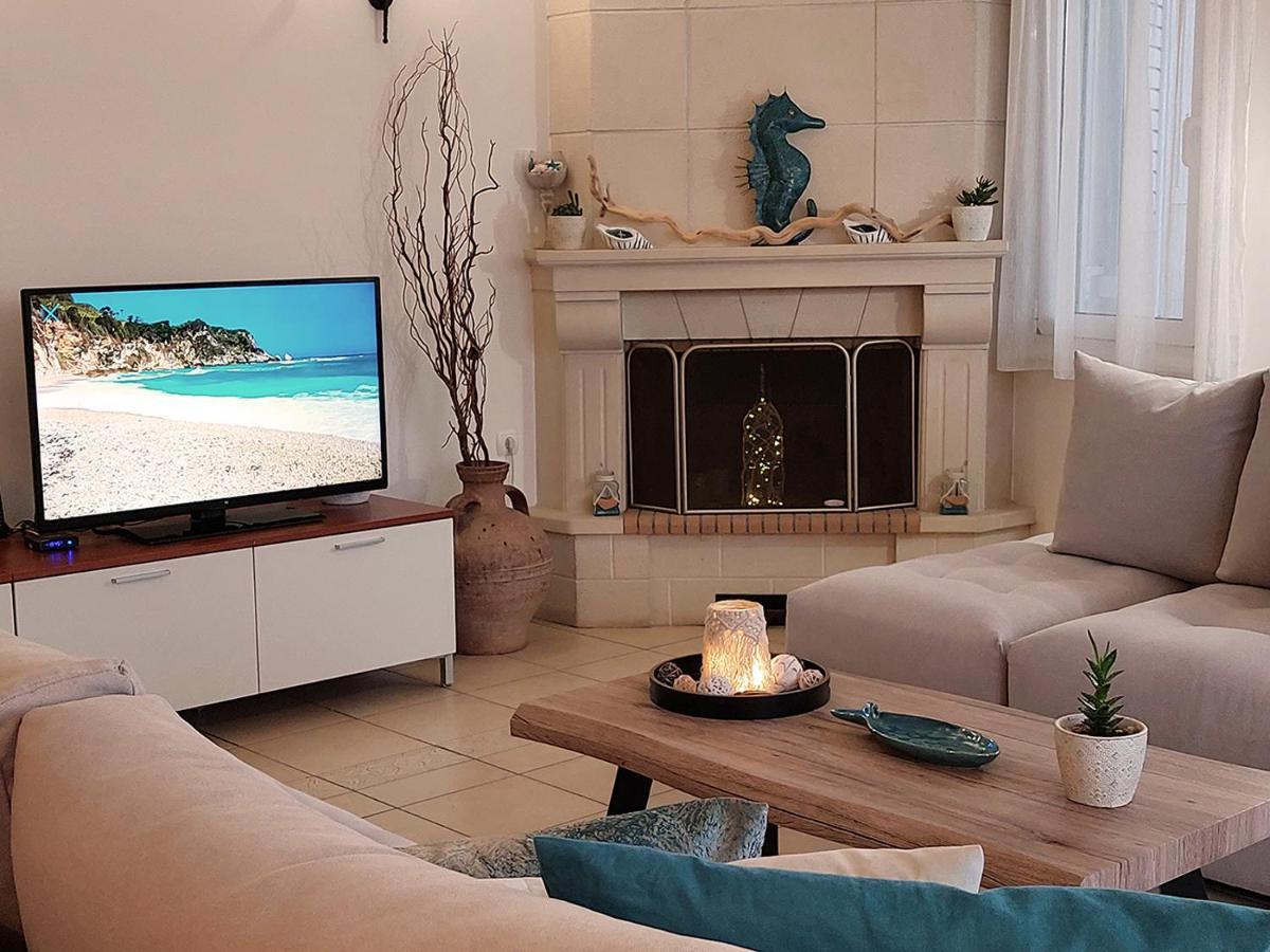 Amazing Beachfront Apartment In Hersonissos Kültér fotó