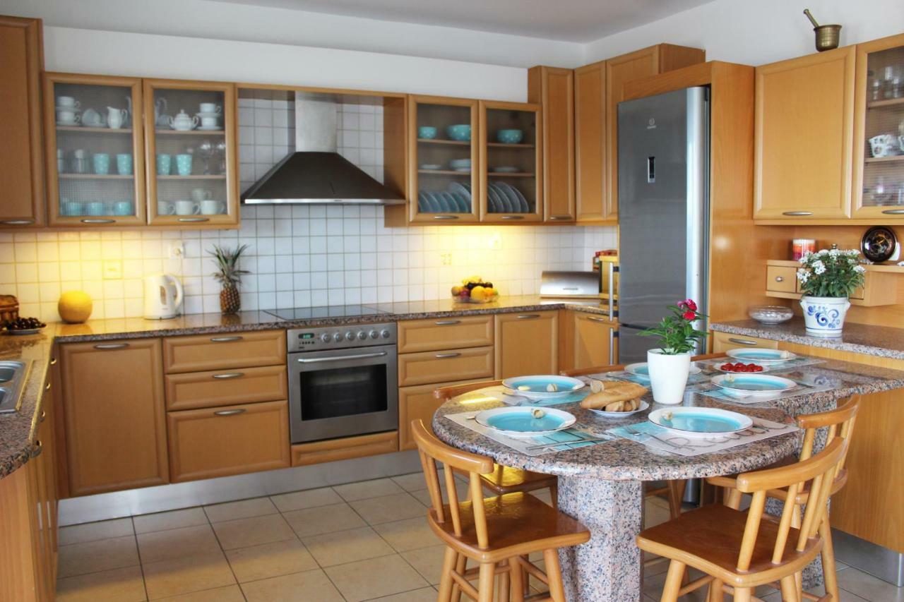 Amazing Beachfront Apartment In Hersonissos Kültér fotó